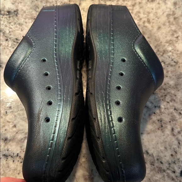 Dansko iridescent Slip-On clogs - Picture 3 of 9
